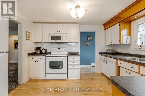 304 Champlain Road, Penetanguishene, ON - Indoor Photo Showing Kitchen