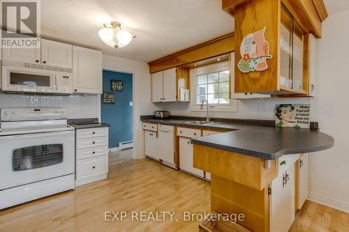 304 Champlain Road, Penetanguishene, ON - Indoor Photo Showing Kitchen