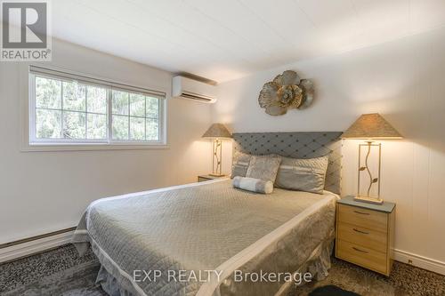 304 Champlain Road, Penetanguishene, ON - Indoor Photo Showing Bedroom