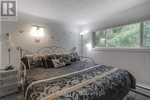 304 Champlain Road, Penetanguishene, ON - Indoor Photo Showing Bedroom