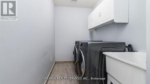 104 Roulette Crescent, Brampton, ON - Indoor Photo Showing Laundry Room