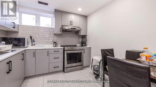 104 Roulette Crescent, Brampton, ON - Indoor Photo Showing Kitchen