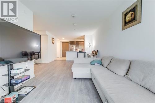 10 Wilby Crescent Unit# 309, Toronto, ON - Indoor Photo Showing Living Room