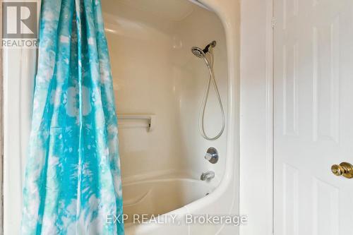 85 Acadian Heights, Brampton, ON - Indoor Photo Showing Bathroom