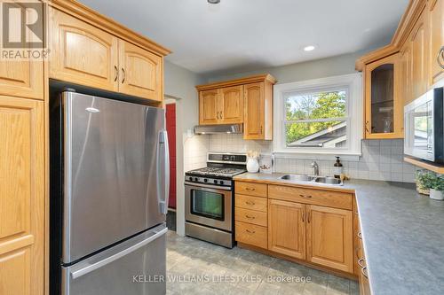 30 Cliftonvale Avenue, London, ON - Indoor Photo Showing Kitchen With Double Sink