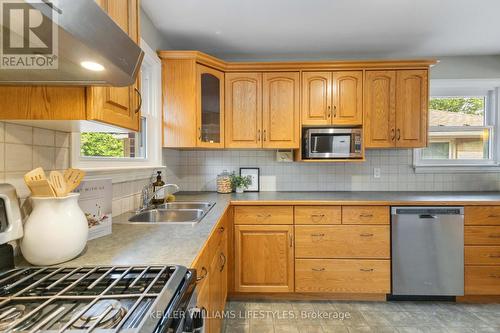 30 Cliftonvale Avenue, London, ON - Indoor Photo Showing Kitchen With Double Sink