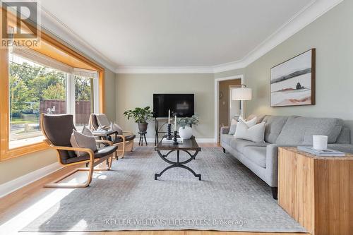 30 Cliftonvale Avenue, London, ON - Indoor Photo Showing Living Room