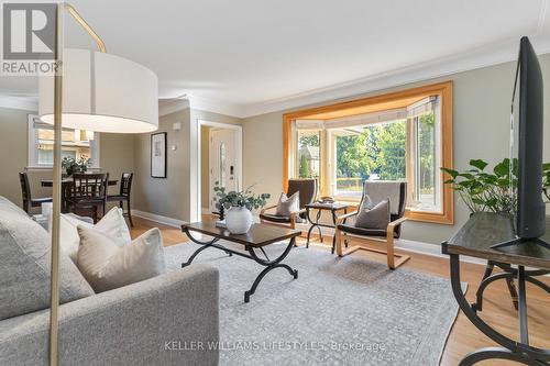 30 Cliftonvale Avenue, London, ON - Indoor Photo Showing Living Room