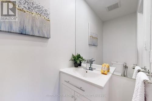 394 Old Orchard Grove, Toronto, ON - Indoor Photo Showing Bathroom