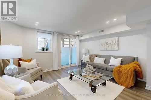 394 Old Orchard Grove, Toronto, ON - Indoor Photo Showing Living Room