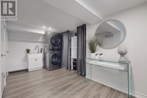 394 Old Orchard Grove, Toronto, ON - Indoor Photo Showing Laundry Room