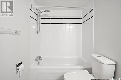 11 111 St Lawrence Crescent, Saskatoon, SK - Indoor Photo Showing Bathroom