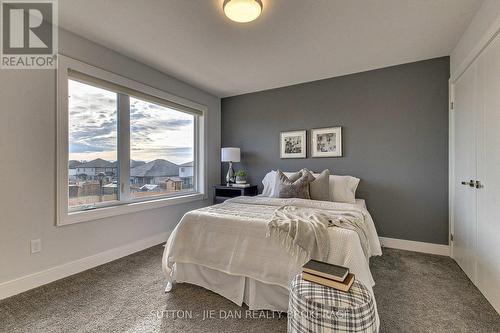 3289 Mersea Street, London, ON - Indoor Photo Showing Bedroom