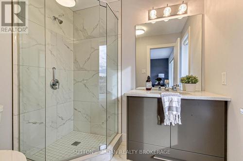 3289 Mersea Street, London, ON - Indoor Photo Showing Bathroom