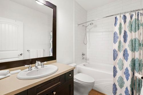 6102-4026 Pritchard Drive, West Kelowna, BC - Indoor Photo Showing Bathroom