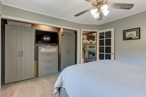 2906 Weatherhill Road, West Kelowna, BC - Indoor Photo Showing Bedroom