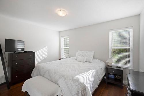 153 Brighton Road, Kelowna, BC - Indoor Photo Showing Bedroom