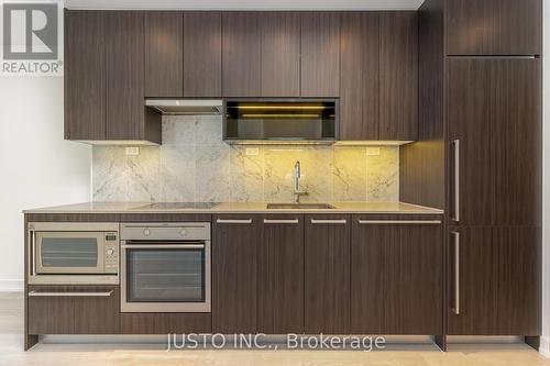 3808 - 115 Mcmahon Drive, Toronto, ON - Indoor Photo Showing Kitchen