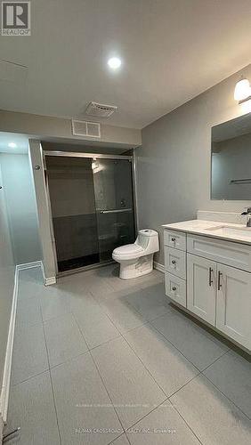 22 Walnut Grove, Richmond Hill, ON - Indoor Photo Showing Bathroom