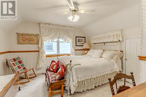 63 Nelson Street, Barrie, ON - Indoor Photo Showing Bedroom