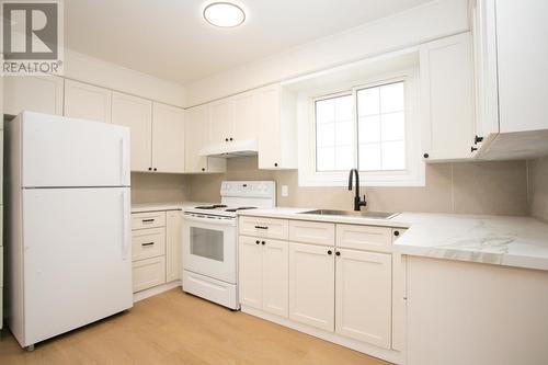 349 First Ave, Sault Ste. Marie, ON - Indoor Photo Showing Kitchen