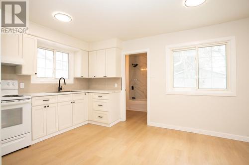 349 First Ave, Sault Ste. Marie, ON - Indoor Photo Showing Kitchen