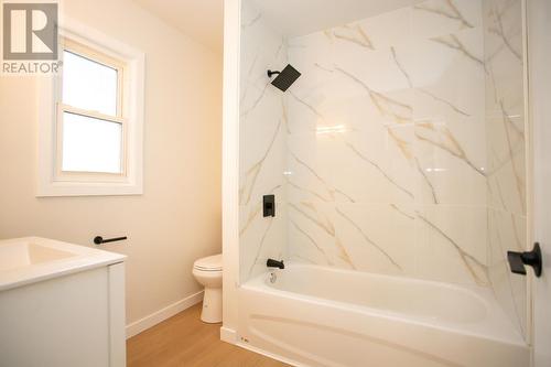 349 First Ave, Sault Ste. Marie, ON - Indoor Photo Showing Bathroom