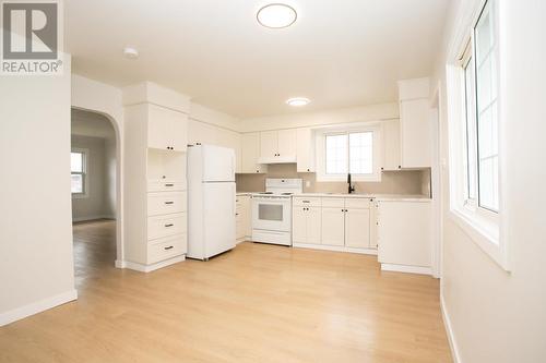 349 First Ave, Sault Ste. Marie, ON - Indoor Photo Showing Kitchen