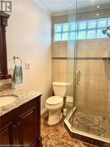 439 Upper Gage Avenue, Hamilton, ON - Indoor Photo Showing Bathroom