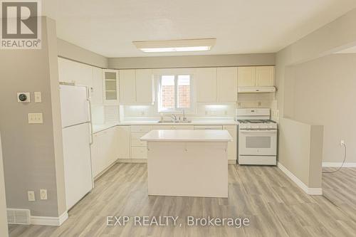 135 Cotton Grass Street, Kitchener, ON - Indoor Photo Showing Kitchen