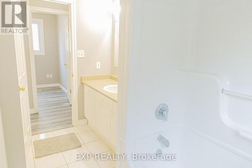 135 Cotton Grass Street, Kitchener, ON - Indoor Photo Showing Bathroom