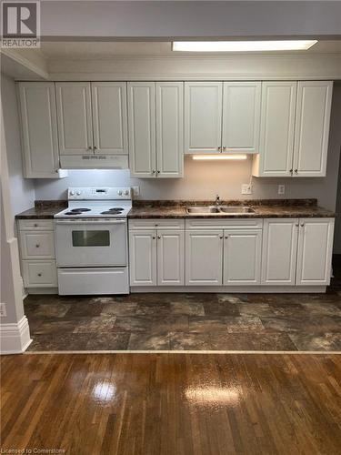 224 7Th Street E, Owen Sound, ON - Indoor Photo Showing Kitchen With Double Sink