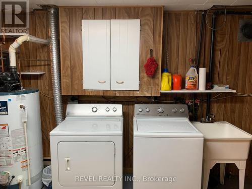 35 Carleton Place, Timmins (Main Area), ON - Indoor Photo Showing Laundry Room