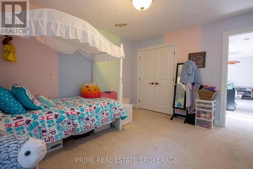 8791 Timberwood Trail, Lambton Shores (Grand Bend), ON - Indoor Photo Showing Bedroom