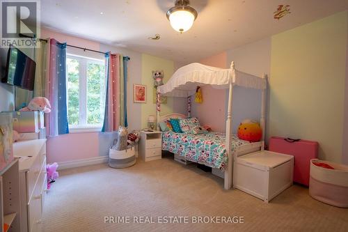 8791 Timberwood Trail, Lambton Shores (Grand Bend), ON - Indoor Photo Showing Bedroom