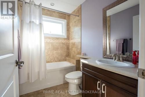 8791 Timberwood Trail, Lambton Shores (Grand Bend), ON - Indoor Photo Showing Bathroom