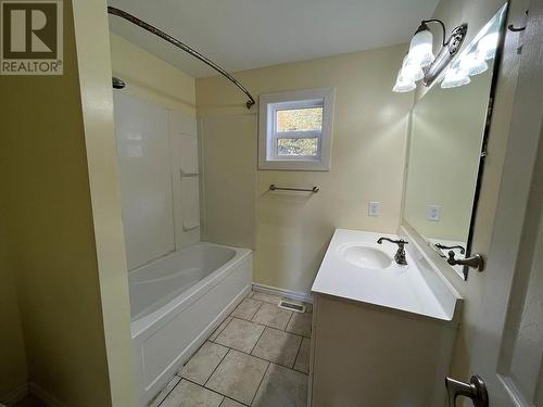 44 Sukunka Place, Tumbler Ridge, BC - Indoor Photo Showing Bathroom