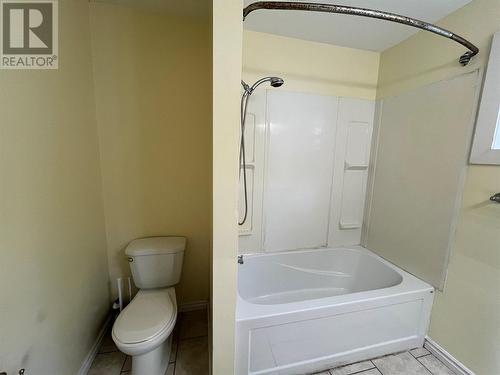 44 Sukunka Place, Tumbler Ridge, BC - Indoor Photo Showing Bathroom