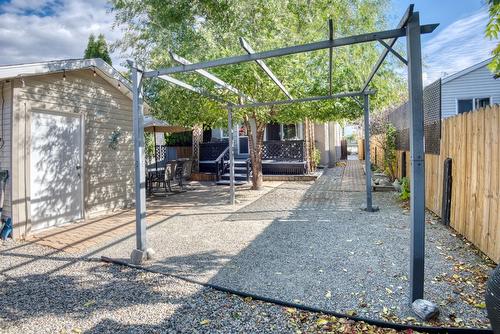 633 Haywood Street, Penticton, BC - Outdoor