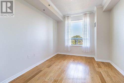 1515 - 100 Burloak Drive, Burlington, ON - Indoor Photo Showing Other Room