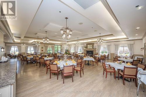 1515 - 100 Burloak Drive, Burlington, ON - Indoor Photo Showing Dining Room