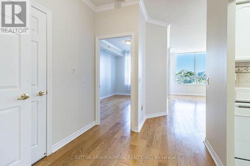 1515 - 100 Burloak Drive, Burlington, ON - Indoor Photo Showing Other Room