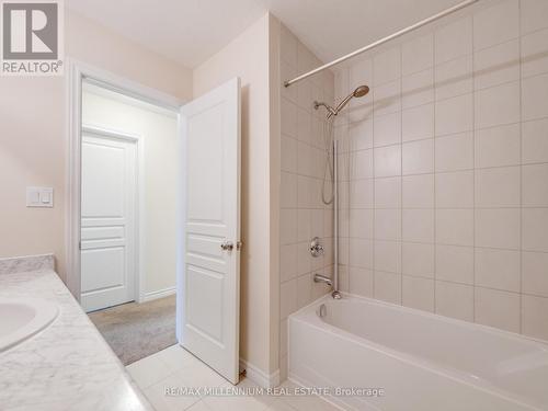 11 Burcombe Cross, Guelph, ON - Indoor Photo Showing Bathroom