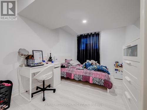 11 Burcombe Cross, Guelph, ON - Indoor Photo Showing Bedroom