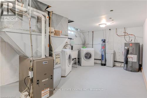 271 Bedford Road, Kitchener, ON - Indoor Photo Showing Laundry Room