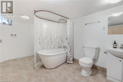 271 Bedford Road, Kitchener, ON - Indoor Photo Showing Bathroom