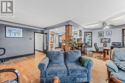 271 Bedford Road, Kitchener, ON - Indoor Photo Showing Living Room