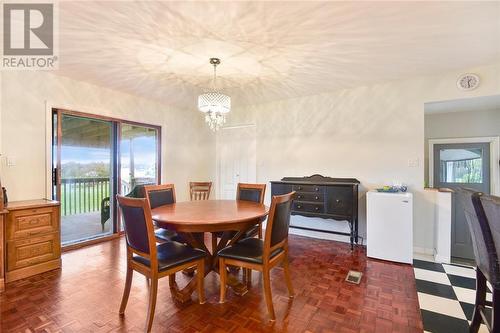 118 North Channel Road, Johnstown, ON - Indoor Photo Showing Dining Room