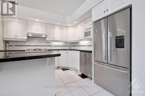 16 Morenz Terrace, Ottawa, ON - Indoor Photo Showing Kitchen