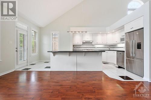 16 Morenz Terrace, Ottawa, ON - Indoor Photo Showing Kitchen